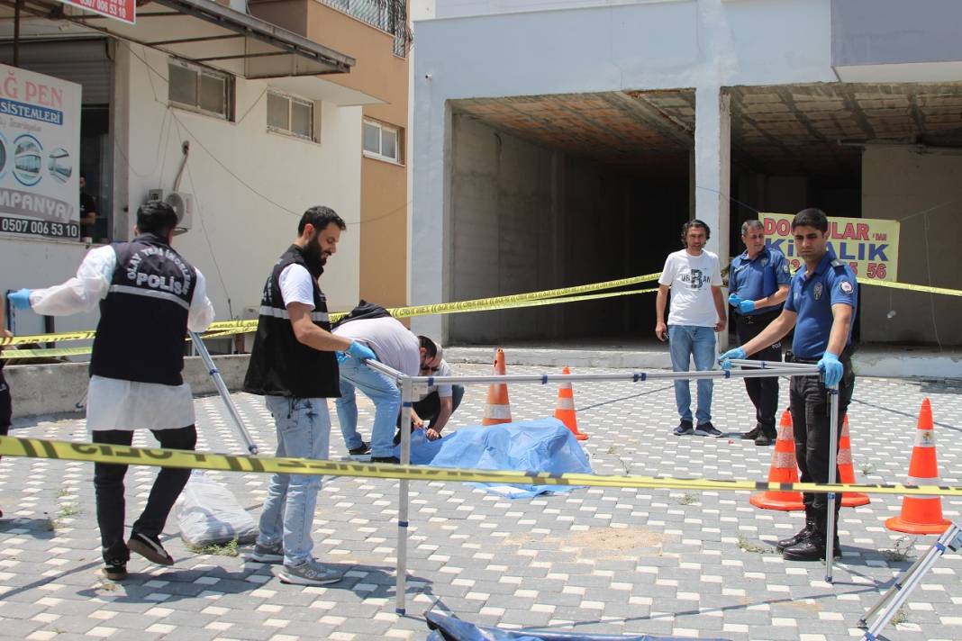 Emekli polis oğlunu öldürdü! Mermisi bitene kadar durmadı 2